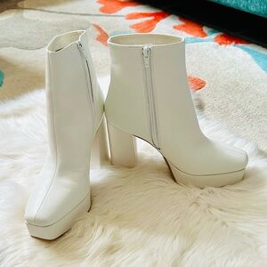 NEW Lisa Vicky Bubbly White Platform Ankle Boots Sz 8.5